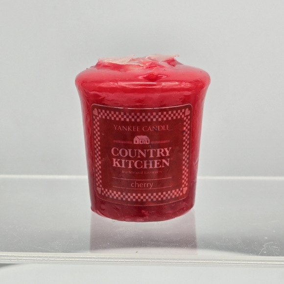 Yankee Candle Country Kitchen Red Scented Candle Votive Set of 3 - Picture 4 of 7